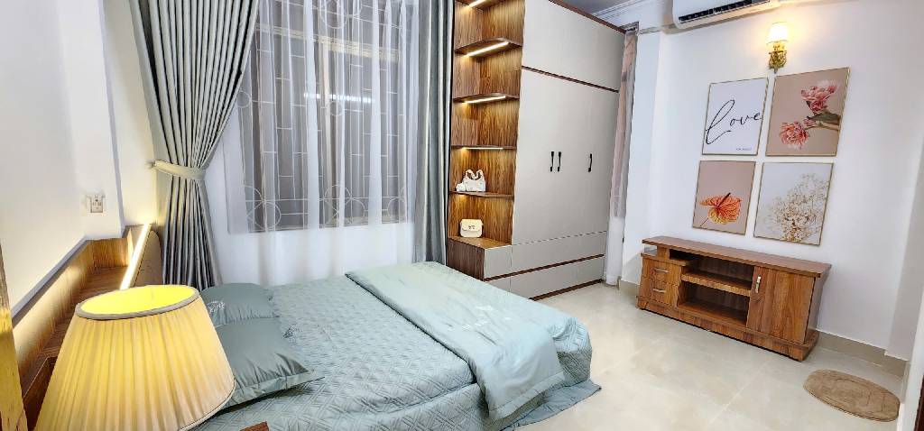 Bán nhà ngõ Quỳnh - 5 tầng - lô góc thoáng - giá 4,88 tỷ