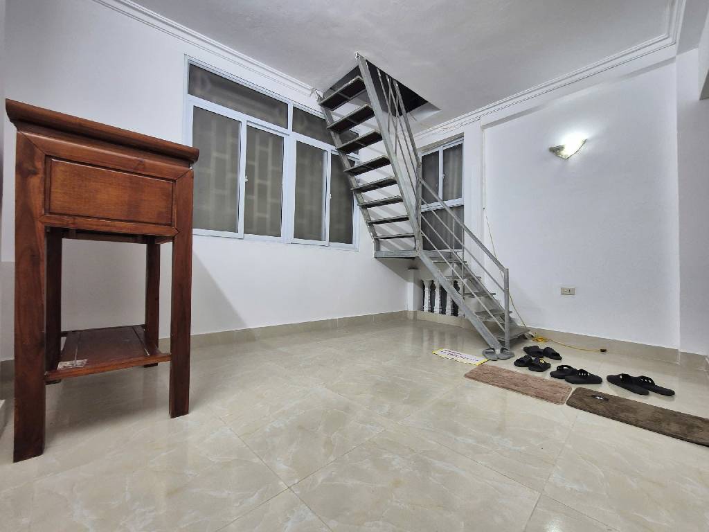 Bán nhà ngõ Quỳnh - 5 tầng - lô góc thoáng - giá 4,88 tỷ