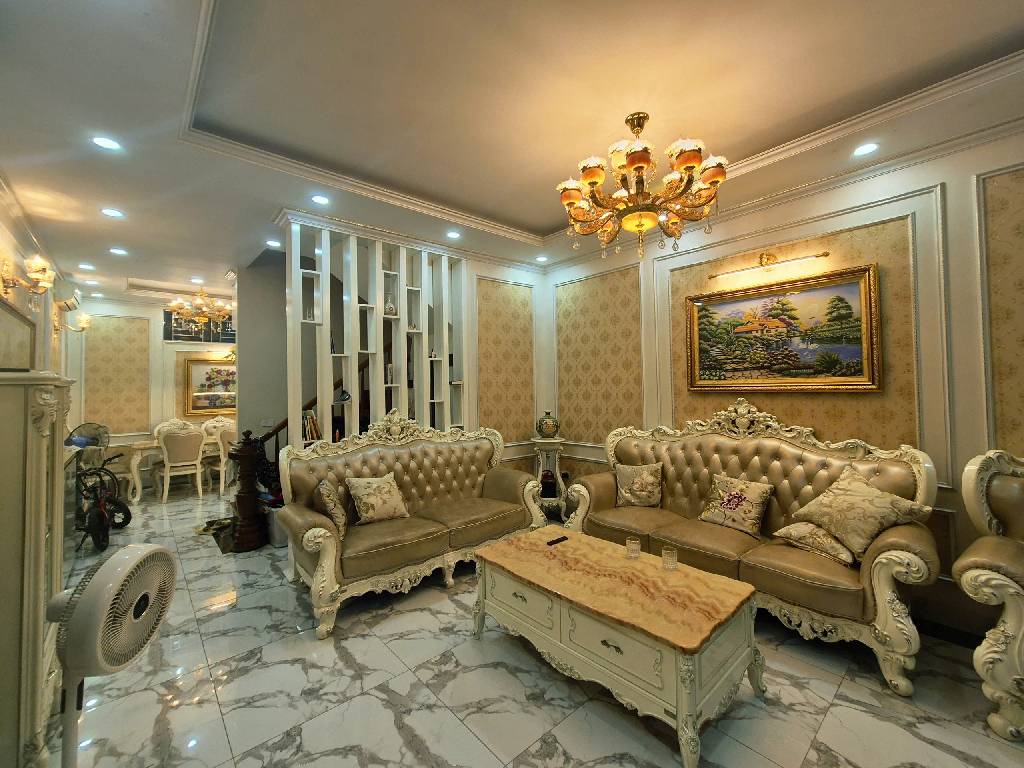 Bán nhà ngõ 295 Bạch Mai - 60m2 4 tầng - ô tô tránh, lô góc vỉa hè - giá 18,5 tỷ