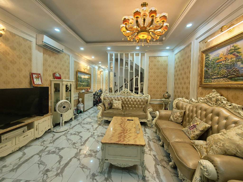 Bán nhà ngõ 295 Bạch Mai - 60m2 4 tầng - ô tô tránh, lô góc vỉa hè - giá 18,5 tỷ