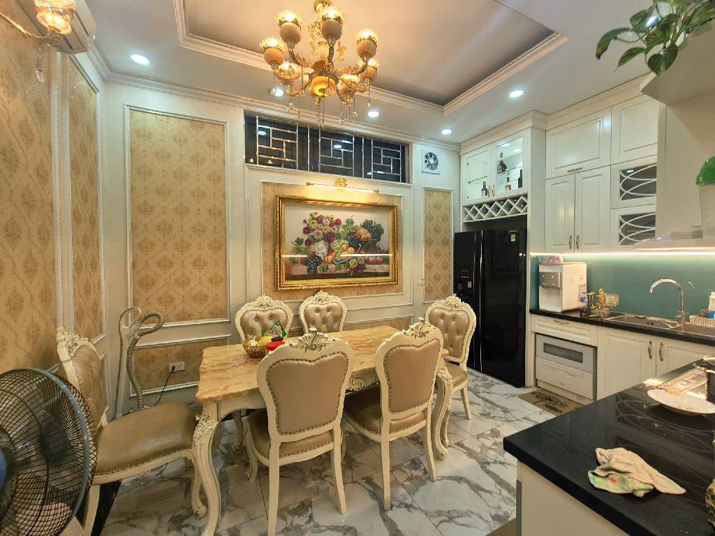 Bán nhà ngõ 295 Bạch Mai - 60m2 4 tầng - ô tô tránh, lô góc vỉa hè - giá 18,5 tỷ