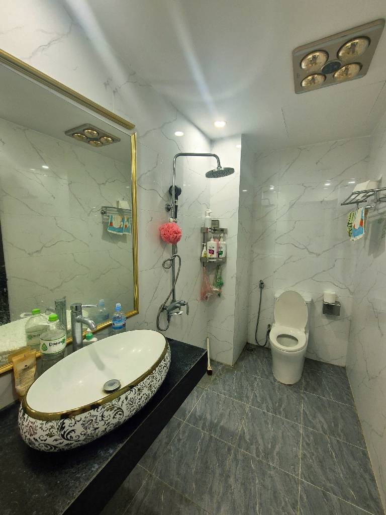 Bán nhà ngõ 295 Bạch Mai - 60m2 4 tầng - ô tô tránh, lô góc vỉa hè - giá 18,5 tỷ