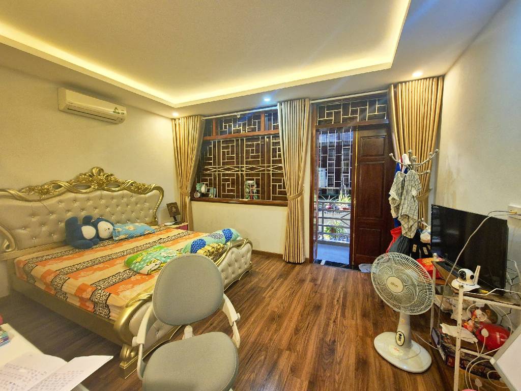 Bán nhà ngõ 295 Bạch Mai - 60m2 4 tầng - ô tô tránh, lô góc vỉa hè - giá 18,5 tỷ