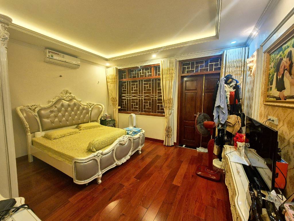 Bán nhà ngõ 295 Bạch Mai - 60m2 4 tầng - ô tô tránh, lô góc vỉa hè - giá 18,5 tỷ