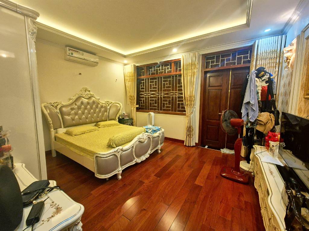 Bán nhà ngõ 295 Bạch Mai - 60m2 4 tầng - ô tô tránh, lô góc vỉa hè - giá 18,5 tỷ