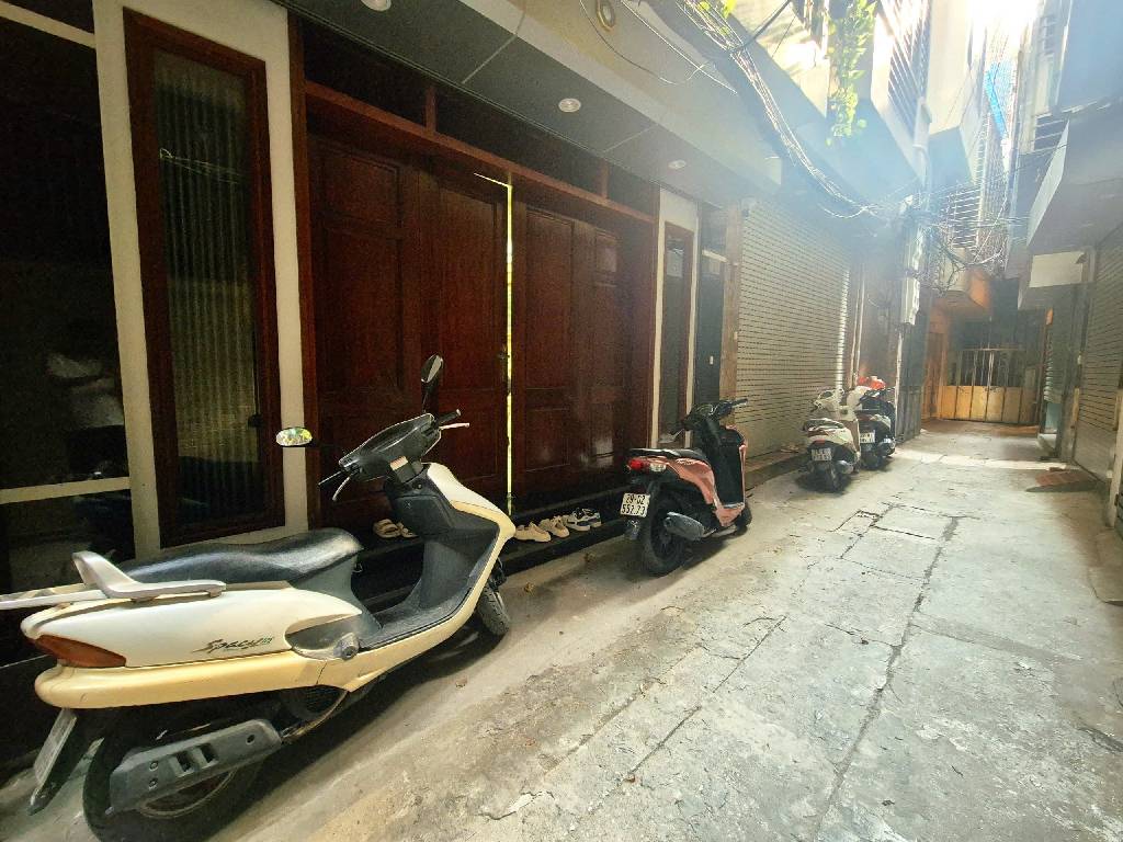 Bán nhà ngõ 295 Bạch Mai - 60m2 4 tầng - ô tô tránh, lô góc vỉa hè - giá 18,5 tỷ