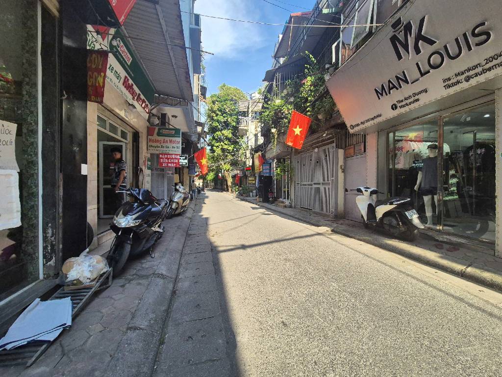 Bán nhà ngõ 295 Bạch Mai - 60m2 4 tầng - ô tô tránh, lô góc vỉa hè - giá 18,5 tỷ