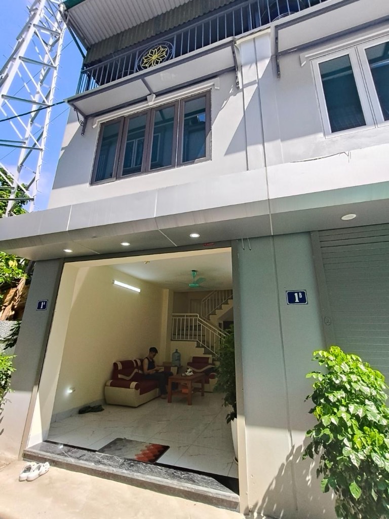 Bán nhà Nguyễn Chính - diện tích 36m2 2 tầng - Ô TÔ ĐỖ CỬA - giá 3,8 tỷ