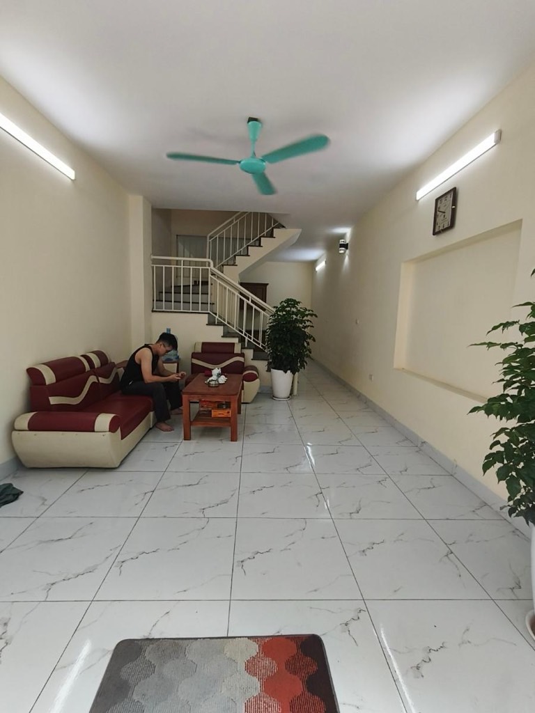 Bán nhà Nguyễn Chính - diện tích 36m2 2 tầng - Ô TÔ ĐỖ CỬA - giá 3,8 tỷ