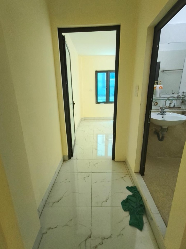 Bán nhà Nguyễn Chính - diện tích 36m2 2 tầng - Ô TÔ ĐỖ CỬA - giá 3,8 tỷ