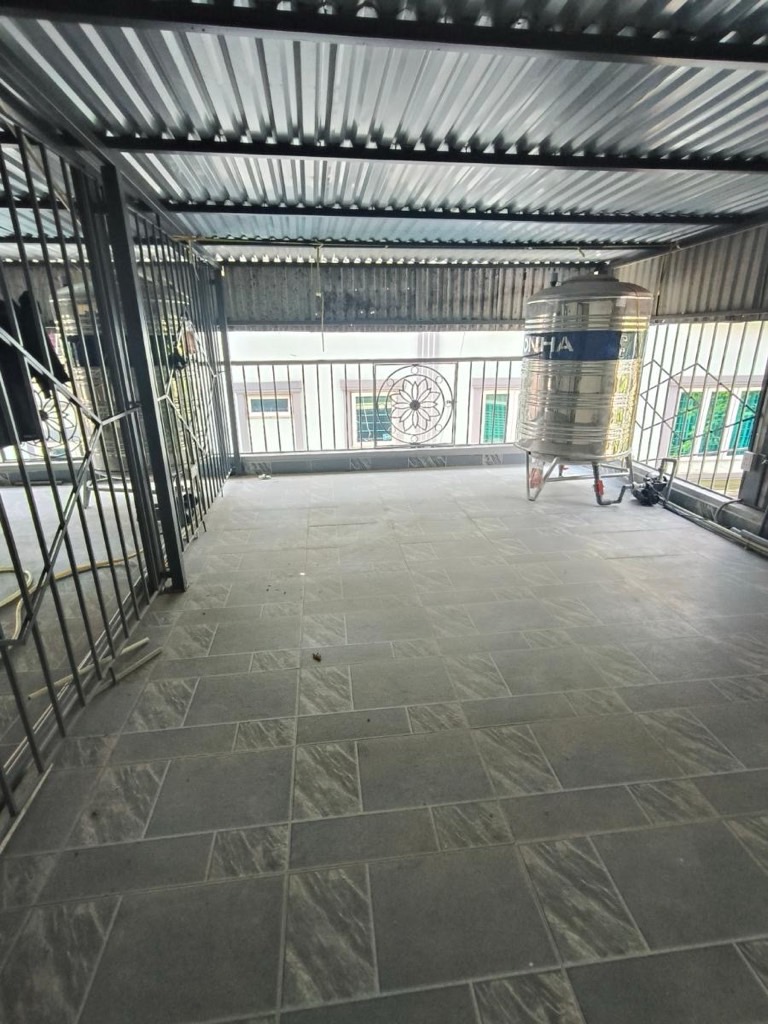 Bán nhà Nguyễn Chính - diện tích 36m2 2 tầng - Ô TÔ ĐỖ CỬA - giá 3,8 tỷ