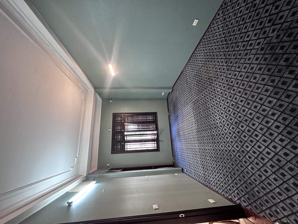 Bán nhà Ngõ Thông Phong - diện tích 31.2m2 4 tầng - Mặt tiền khủng - giá 8,5 tỷ