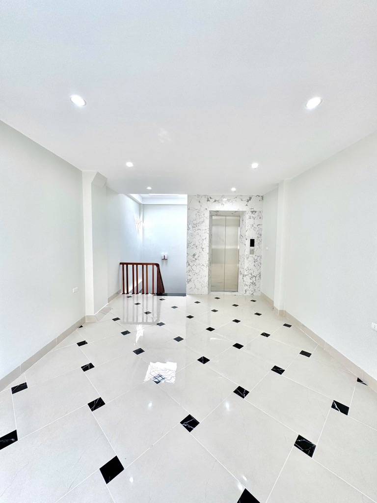 Bán nhà Nam Dư - diện tích 52.5m2 6 tầng - thang máy, gara ô tô - giá 14,5 tỷ