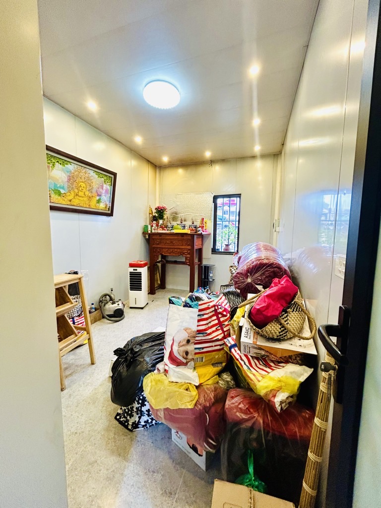 Bán nhà Trịnh Đình Cửu - diện tích 13.8m2 3 tầng - Nhà không sổ, gần phố - giá 1,95 tỷ