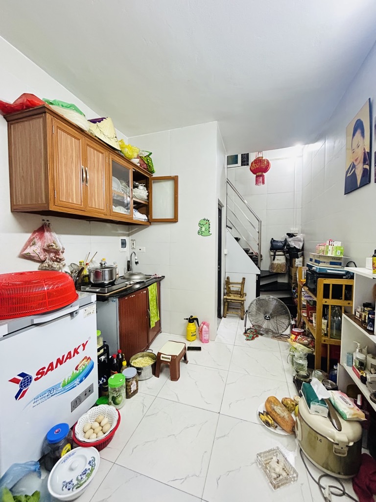 Bán nhà Trịnh Đình Cửu - diện tích 13.8m2 3 tầng - Nhà không sổ, gần phố - giá 1,95 tỷ