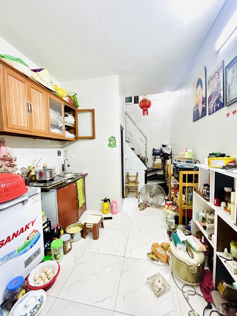 Bán nhà Trịnh Đình Cửu - diện tích 13.8m2 3 tầng - Nhà không sổ, gần phố - giá 1,95 tỷ