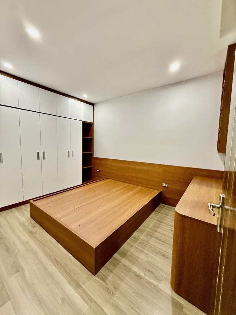 Bán nhà Giáp Nhị - diện tích 50m2 6 tầng - Ô tô đỗ cổng - giá 14,5 tỷ