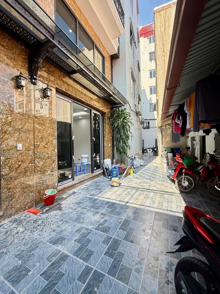 Bán nhà Giáp Nhị - diện tích 50m2 6 tầng - Ô tô đỗ cổng - giá 14,5 tỷ