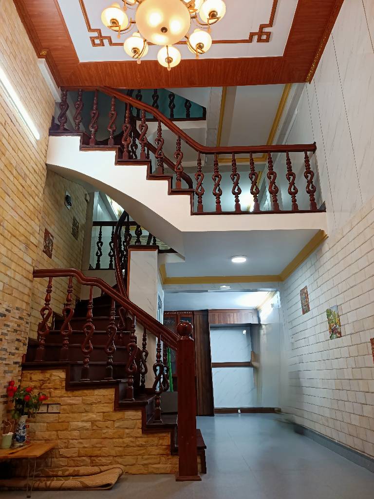 Bán nhà Tân Mai - diện tích 40m2 4 tầng - Nhà đẹp tự xây - giá 5 tỷ