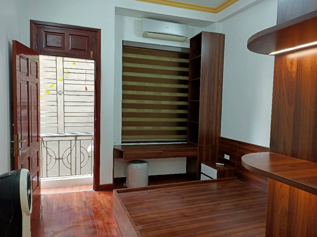 Bán nhà Tân Mai - diện tích 40m2 4 tầng - Nhà đẹp tự xây - giá 5 tỷ