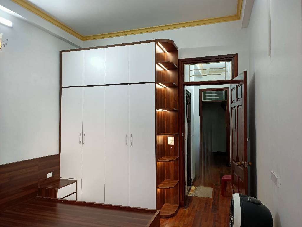 Bán nhà Tân Mai - diện tích 40m2 4 tầng - Nhà đẹp tự xây - giá 5 tỷ