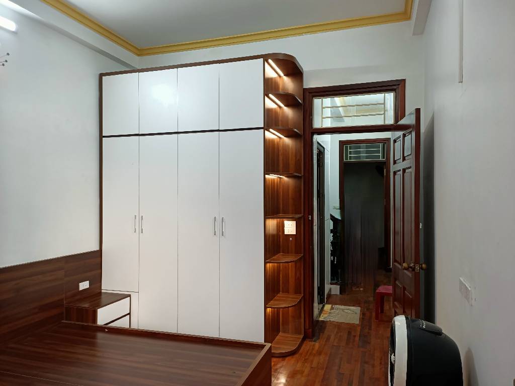 Bán nhà Tân Mai - diện tích 40m2 4 tầng - Nhà đẹp tự xây - giá 5 tỷ