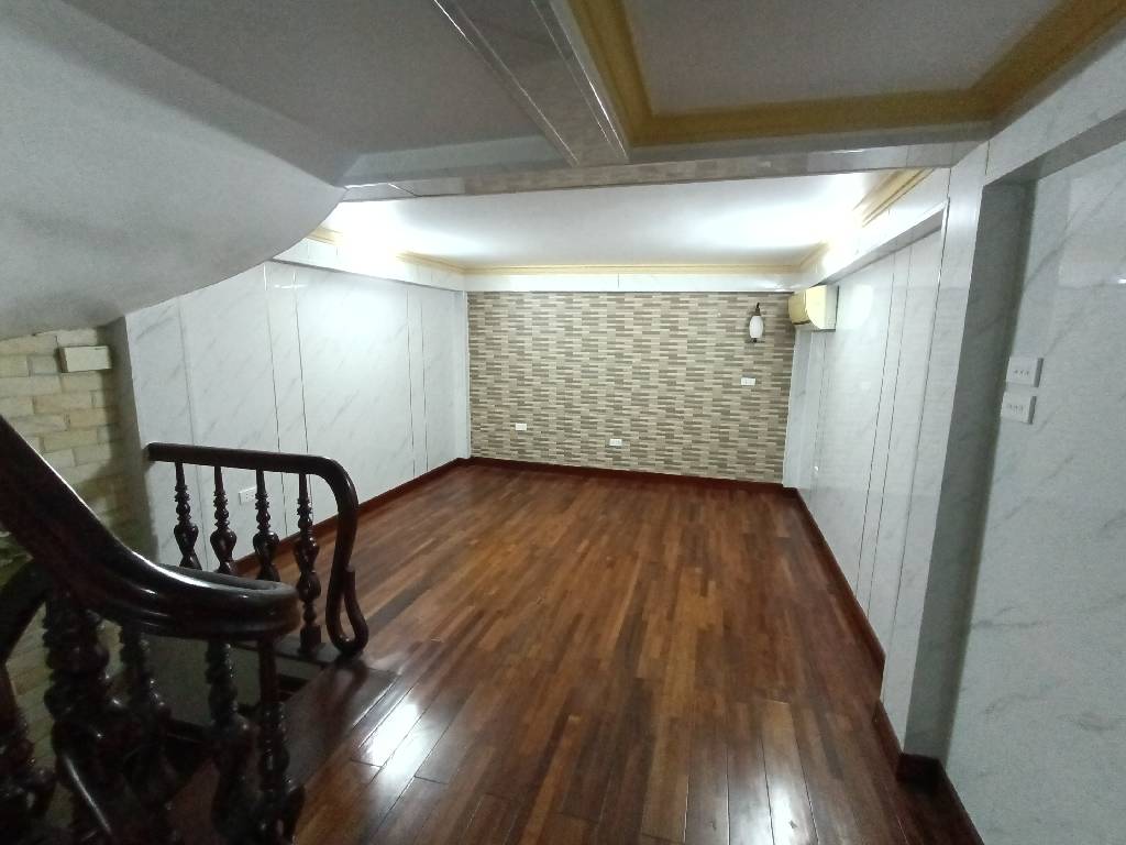 Bán nhà Tân Mai - diện tích 40m2 4 tầng - Nhà đẹp tự xây - giá 5 tỷ