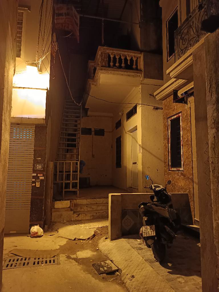 Bán nhà Đông Thiên - diện tích 85m2 2 tầng - gần phố - giá 11,5 tỷ