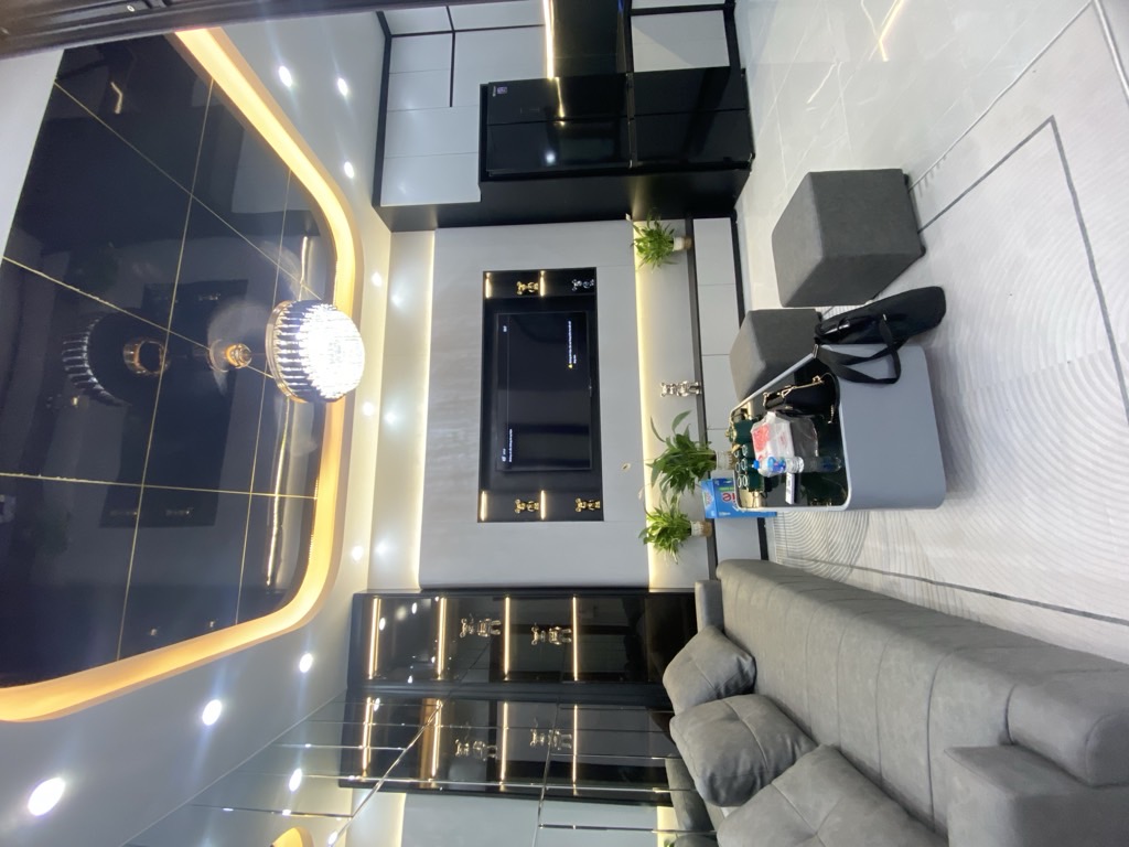 Bán nhà  Đê Trần Khát Chân - 28.5m2 4 tầng - ô tô đỗ cổng, ngõ thông, thoáng sáng - giá 6,45 tỷ