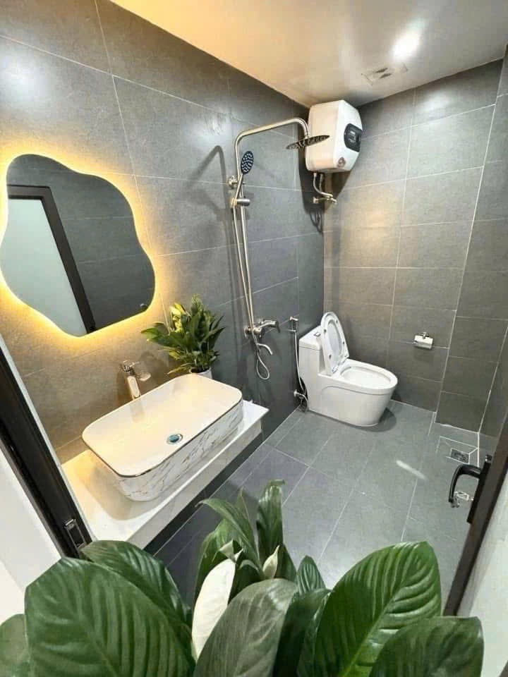 Bán nhà  Đê Trần Khát Chân - 28.5m2 4 tầng - ô tô đỗ cổng, ngõ thông, thoáng sáng - giá 6,45 tỷ