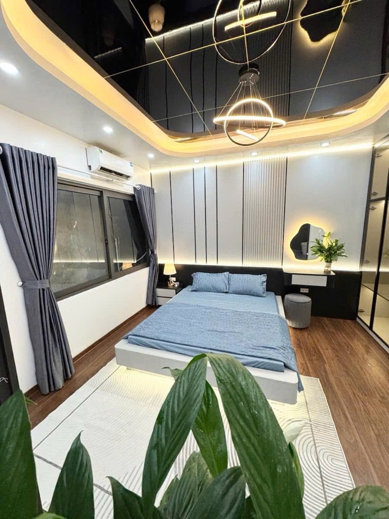 Bán nhà  Đê Trần Khát Chân - 28.5m2 4 tầng - ô tô đỗ cổng, ngõ thông, thoáng sáng - giá 6,45 tỷ