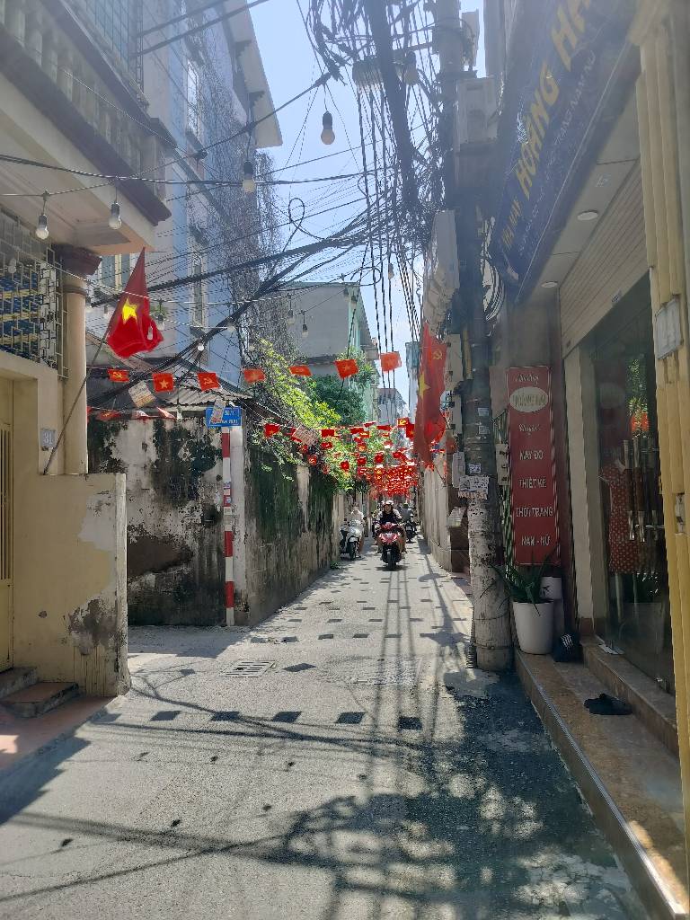 Bán nhà Tân Mai - diện tích 41.5m2 5 tầng - Cách ô tô 100m - giá 5,8 tỷ