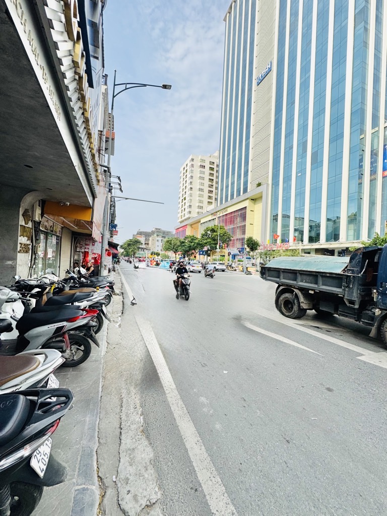 Bán nhà Bạch Mai - diện tích 75m2 2 tầng - Nhà mặt phố kinh doanh sầm uất - giá 20 tỷ