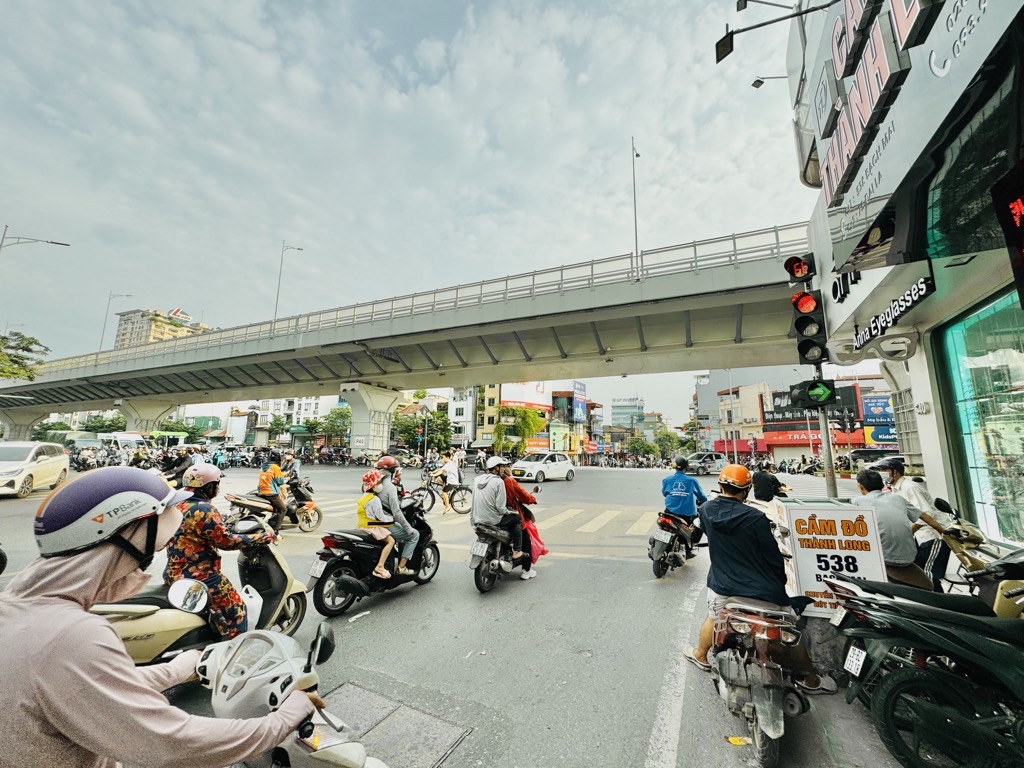 Bán nhà Bạch Mai - diện tích 75m2 2 tầng - Nhà mặt phố kinh doanh sầm uất - giá 20 tỷ