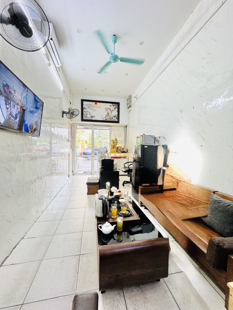 Bán nhà Bạch Mai - diện tích 75m2 2 tầng - Nhà mặt phố kinh doanh sầm uất - giá 20 tỷ