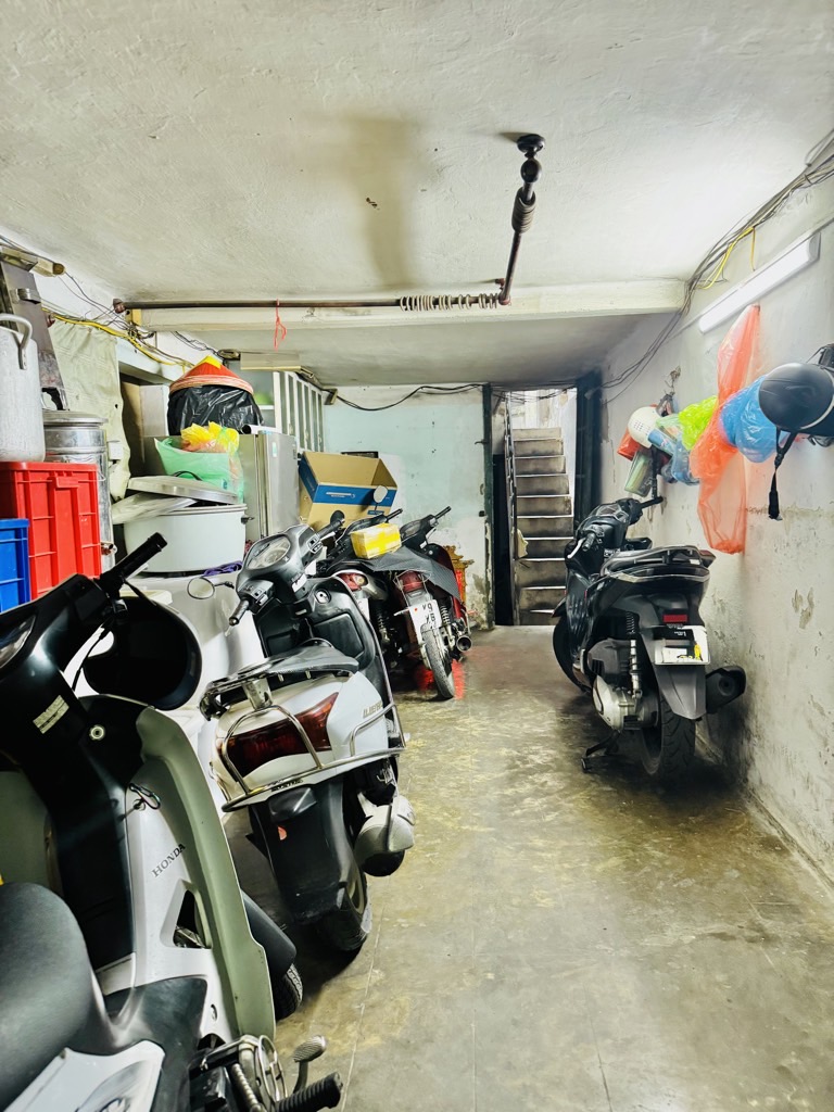 Bán nhà Bạch Mai - diện tích 75m2 2 tầng - Nhà mặt phố kinh doanh sầm uất - giá 20 tỷ