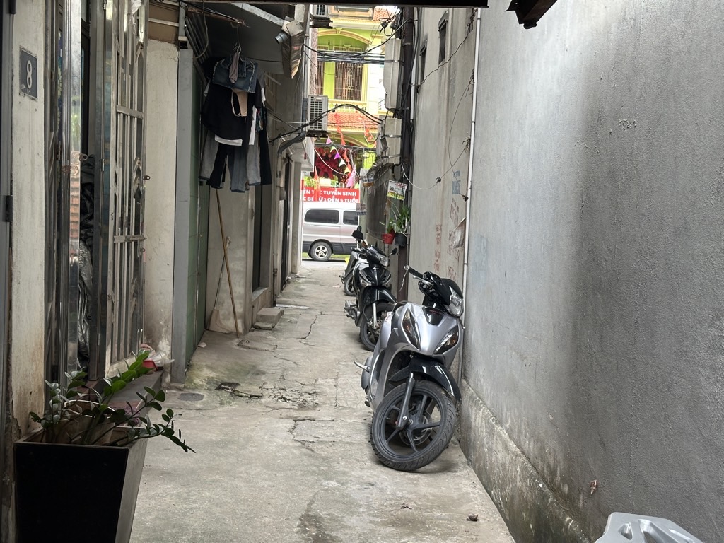 Bán nhà Lĩnh Nam - diện tích 34.6m2 1 tầng - ô tô tránh - giá 2,5 tỷ