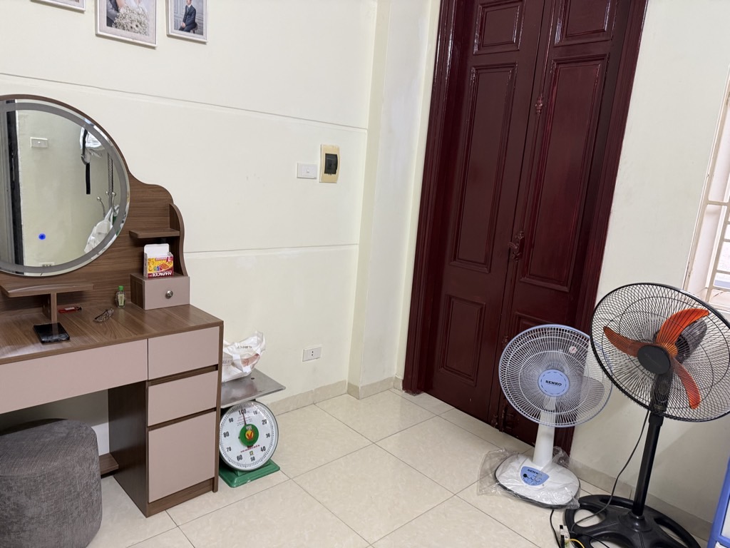 Bán nhà Hoàng Mai - diện tích 20m2 5 tầng - Ô TÔ CHẠY BÀN CỜ - giá 8 tỷ