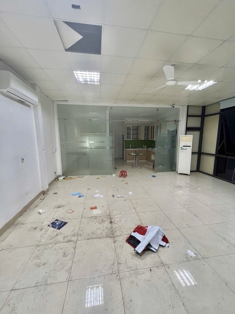 Bán nhà Lĩnh Nam - diện tích 76m2 5 tầng - LÔ GÓC - giá 23,5 tỷ