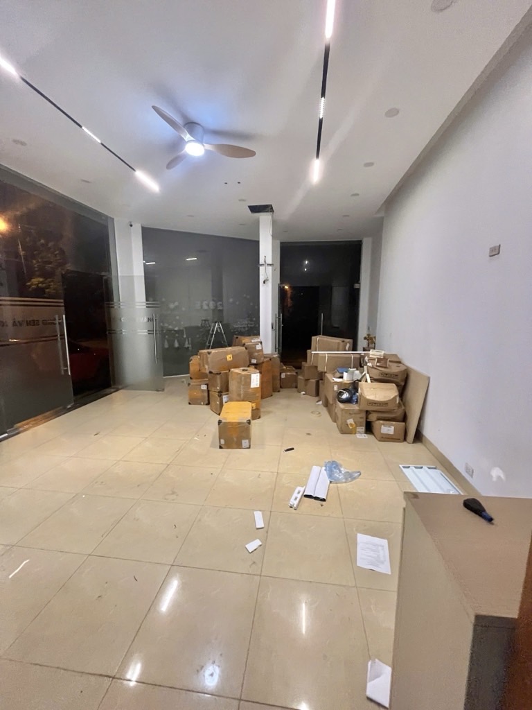 Bán nhà Lĩnh Nam - diện tích 76m2 5 tầng - LÔ GÓC - giá 23,5 tỷ