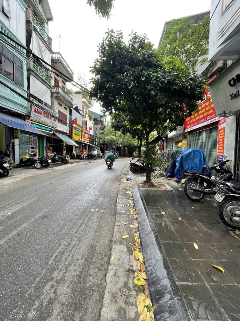 Bán nhà Hồng Mai - diện tích 28.2m2 2 tầng - Mặt phố kinh doanh sầm uất - giá 12,9 tỷ