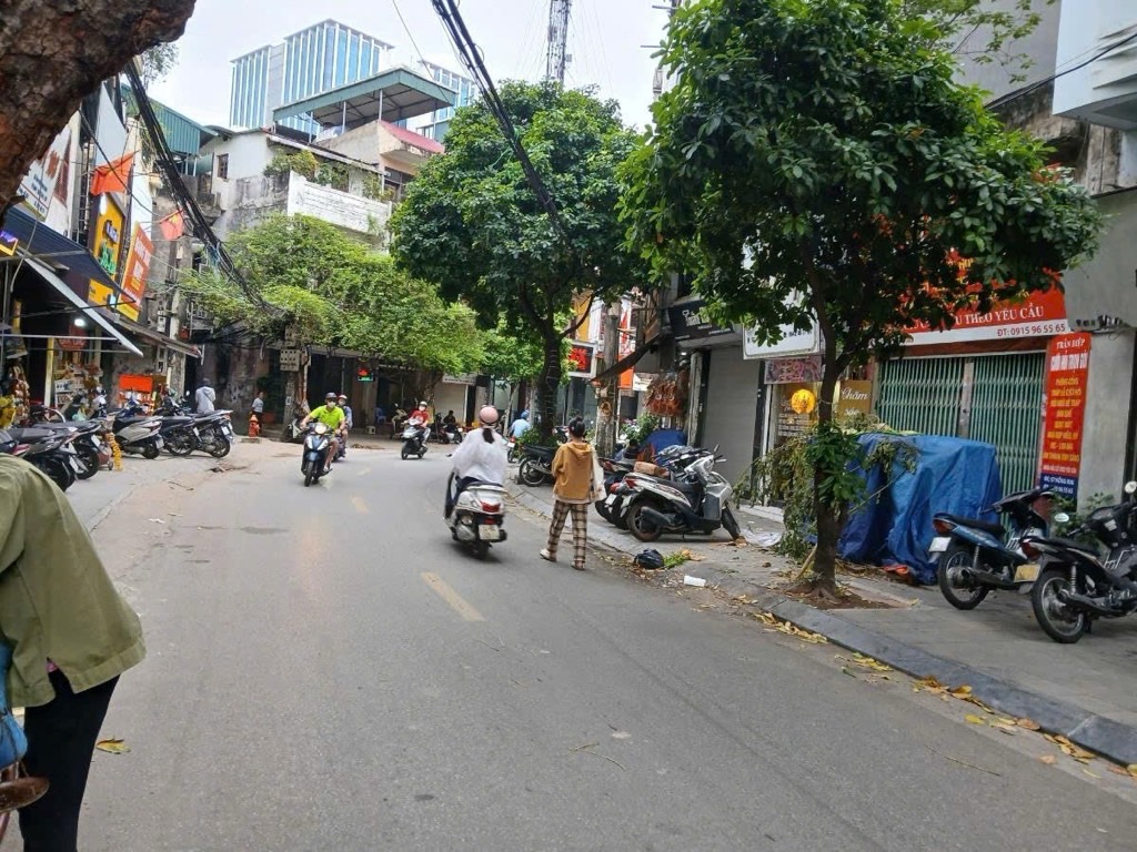 Bán nhà Hồng Mai - diện tích 28.2m2 2 tầng - Mặt phố kinh doanh sầm uất - giá 12,9 tỷ