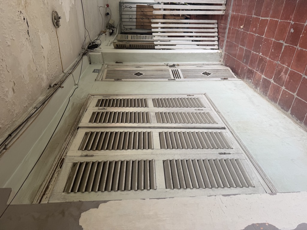 Bán nhà Tạ Quang Bửu - diện tích 70m2 2 tầng - 2 mặt thoáng - giá 5,98 tỷ