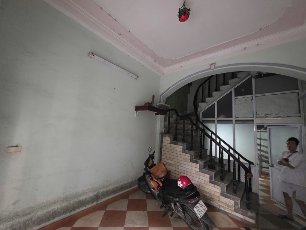 Bán nhà Ngõ Quỳnh - diện tích 71.6m2 4 tầng - ô tô vào trong nhà - giá 16 tỷ