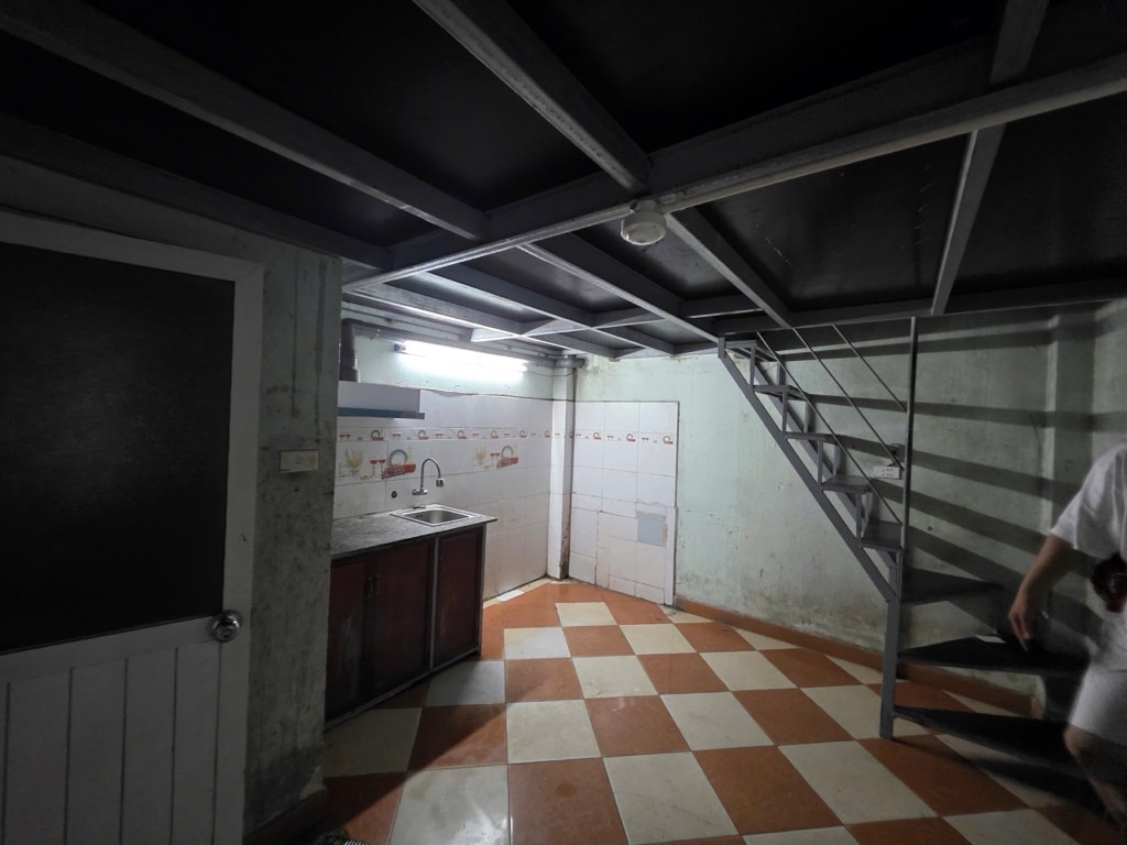 Bán nhà Ngõ Quỳnh - diện tích 71.6m2 4 tầng - ô tô vào trong nhà - giá 16 tỷ