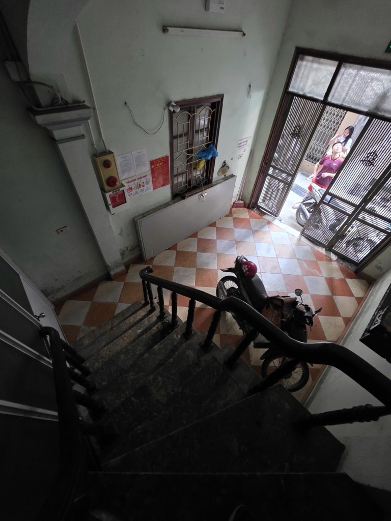 Bán nhà Ngõ Quỳnh - diện tích 71.6m2 4 tầng - ô tô vào trong nhà - giá 16 tỷ