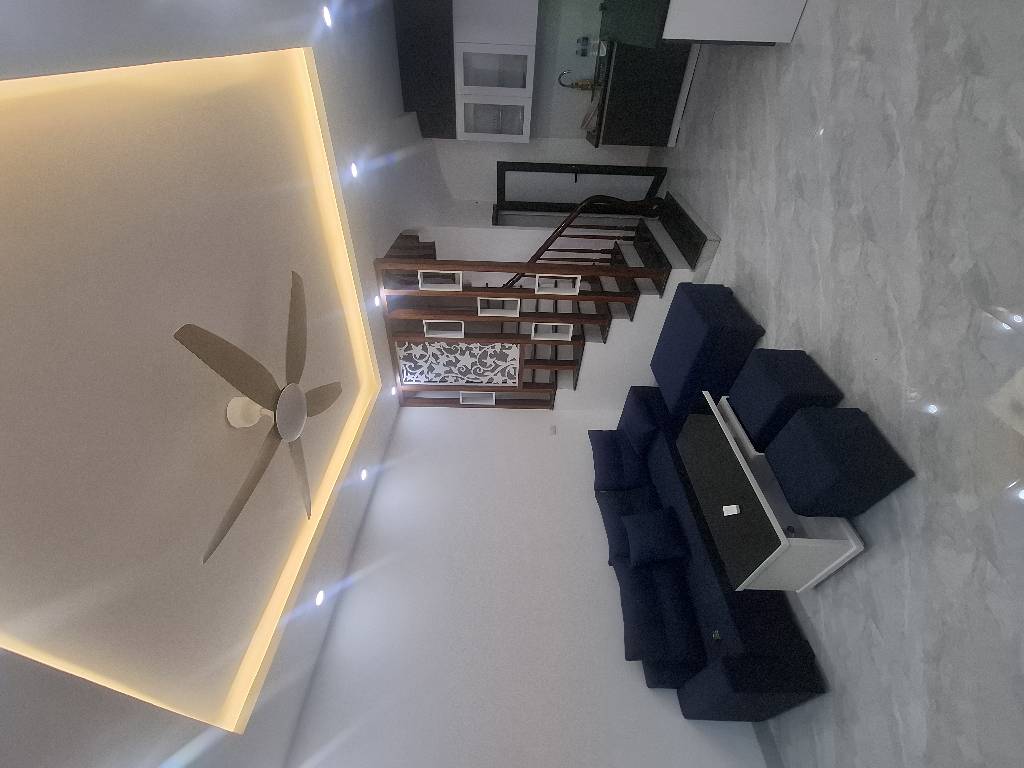 Bán nhà Vĩnh Hưng - diện tích 30m2 5 tầng - ngõ nông sát chợ - giá 6,8 tỷ