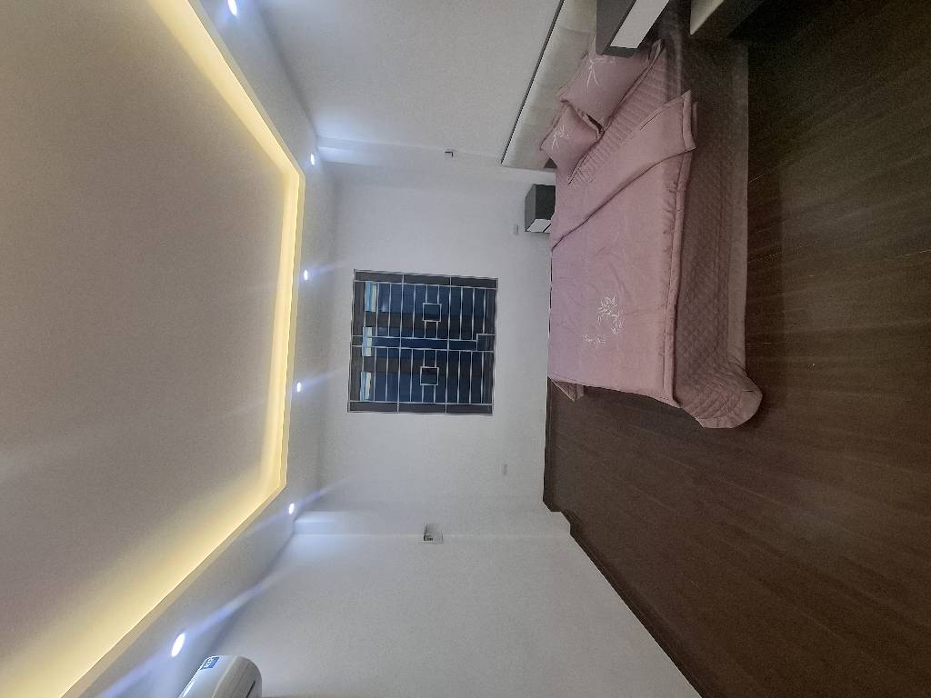 Bán nhà Vĩnh Hưng - diện tích 30m2 5 tầng - ngõ nông sát chợ - giá 6,8 tỷ