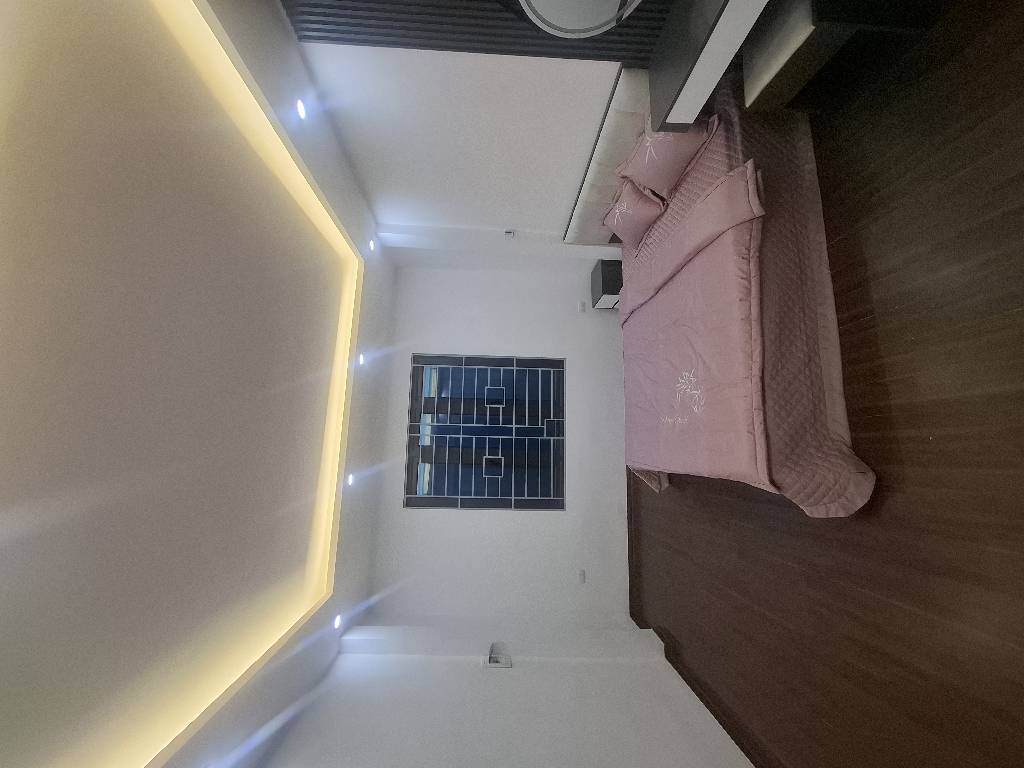 Bán nhà Vĩnh Hưng - diện tích 30m2 5 tầng - ngõ nông sát chợ - giá 6,8 tỷ