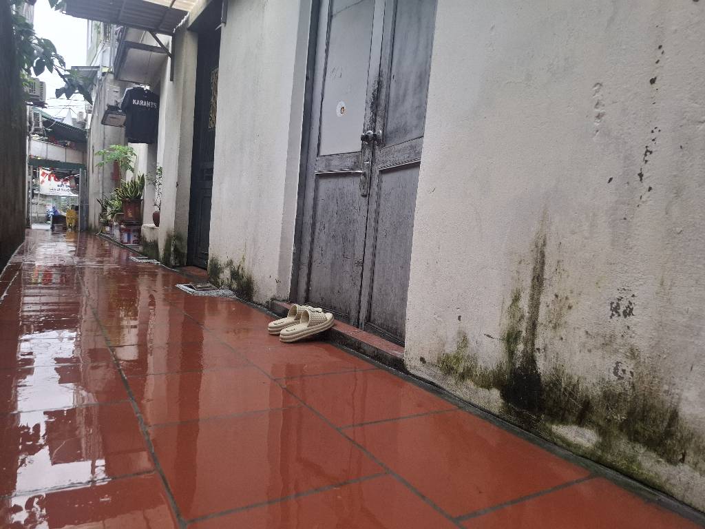 Bán nhà Vĩnh Hưng - diện tích 30m2 5 tầng - ngõ nông sát chợ - giá 6,8 tỷ